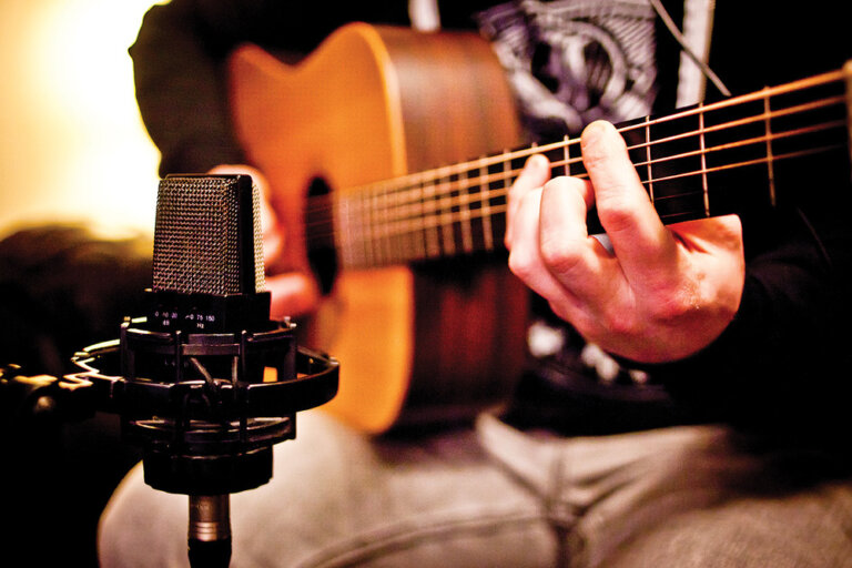 ضبط گیتار آکوستیک